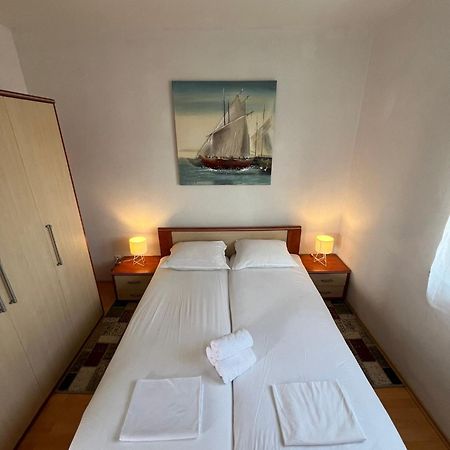 Apartment A&B Biograd Na Moru Bagian luar foto